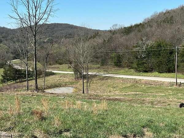 15 Acres of Land for Sale in Hartsville, Tennessee