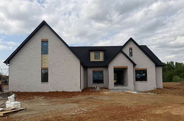 1.83 Acres of Land with Home for Sale in Clarksville, Tennessee