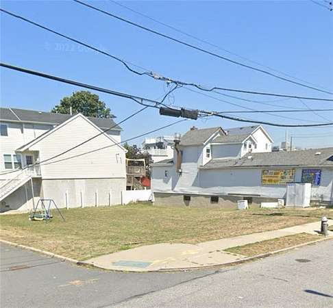 0.04 Acres of Residential Land for Sale in Staten Island, New York