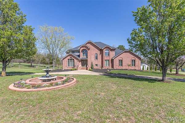 2.5 Acres of Land with Home for Sale in Poplar Bluff, Missouri