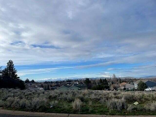 0.38 Acres of Residential Land for Sale in Klamath Falls, Oregon
