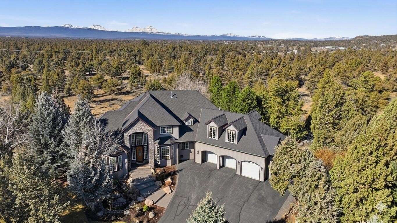19.4 Acres of Land with Home for Sale in Bend, Oregon