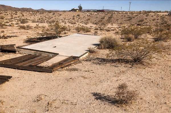 2.5 Acres of Land for Sale in Joshua Tree, California