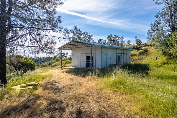 40.3 Acres of Land for Sale in Igo, California