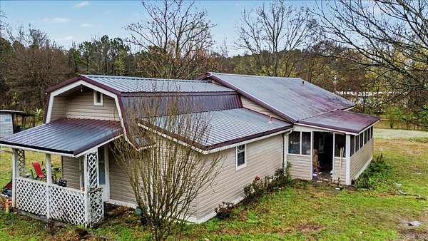 8.87 Acres of Land with Home for Sale in Sheridan, Arkansas
