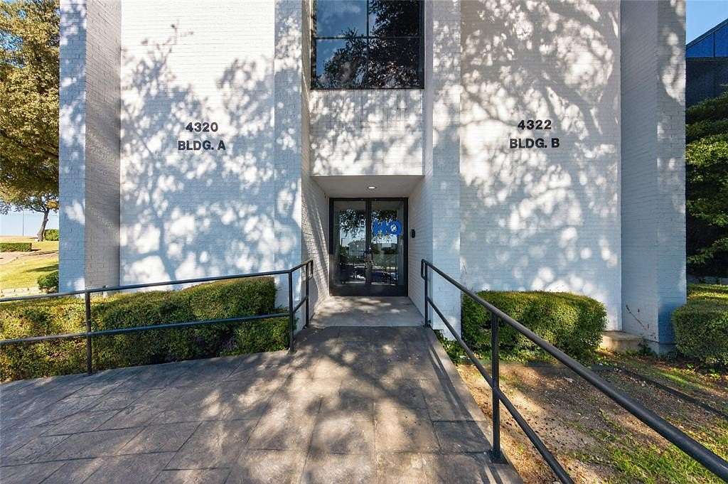 3.5 Acres of Commercial Land for Sale in Irving, Texas