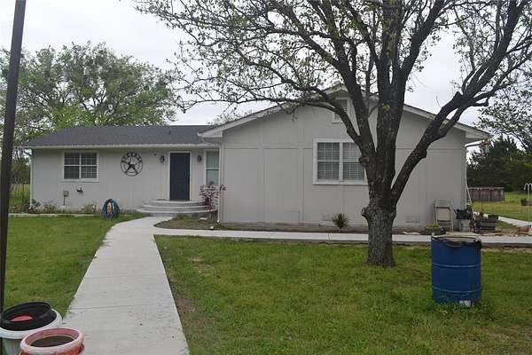 2 Acres of Land with Home for Sale in Quinlan, Texas