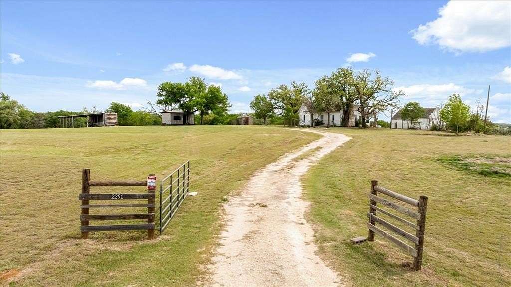 18.7 Acres of Land with Home for Sale in Rainbow, Texas
