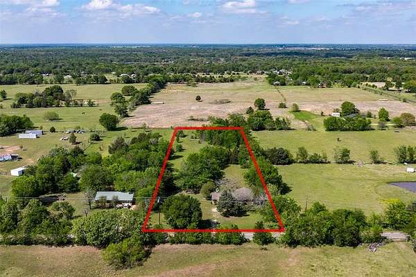 2.5 Acres of Land with Home for Sale in Mabank, Texas