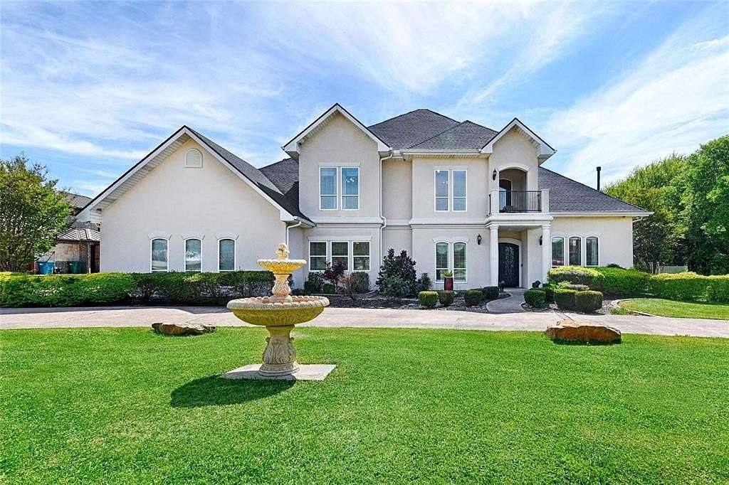 1.55 Acres of Land with Home for Sale in Cedar Hill, Texas