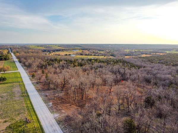 31 Acres of Recreational Land for Sale in Paola, Kansas