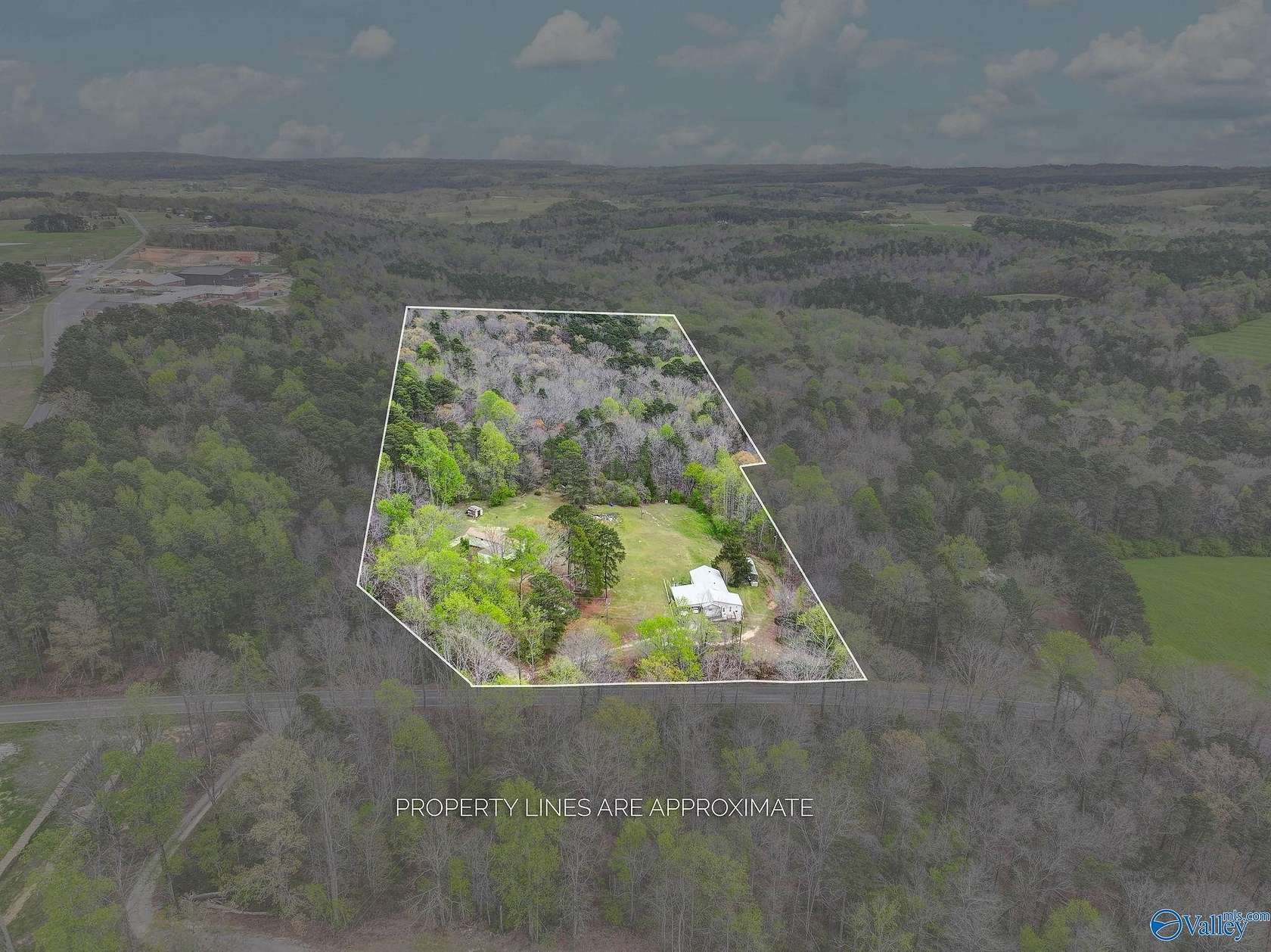 12 Acres of Recreational Land with Home for Sale in Oneonta, Alabama