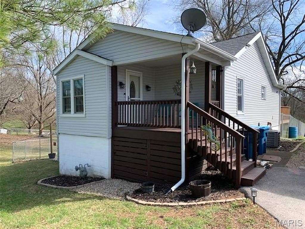 3 Acres of Land with Home for Sale in Collinsville, Illinois