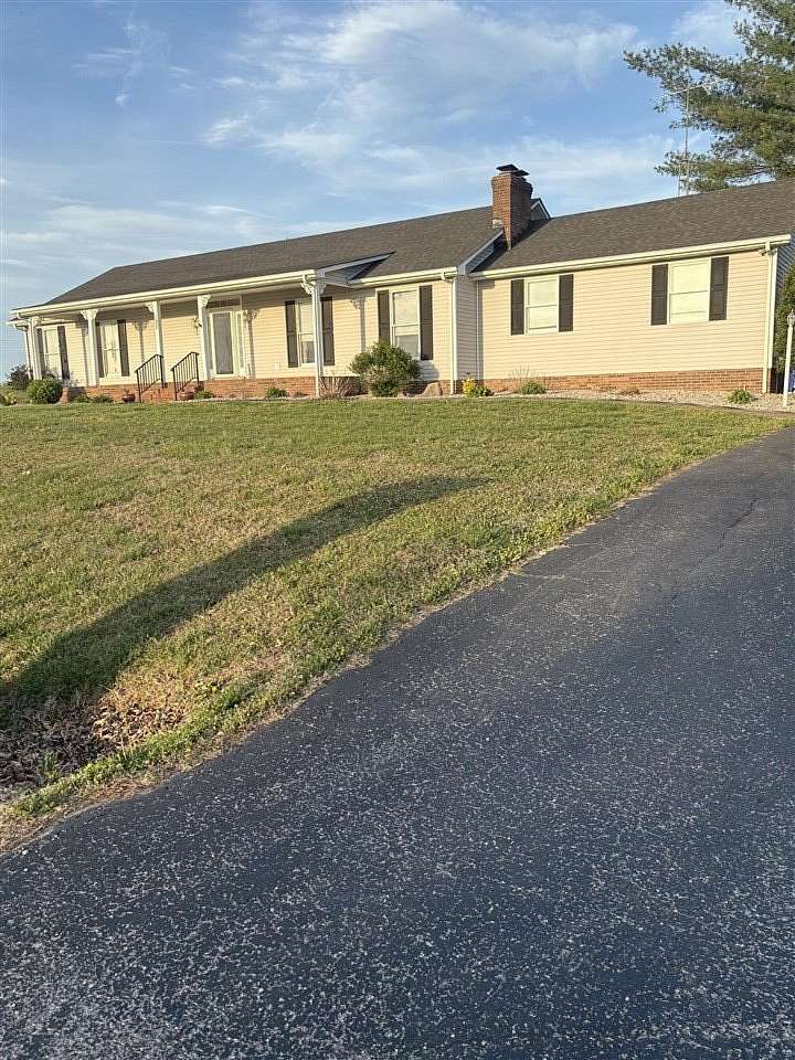 1.7 Acres of Land with Home for Sale in Bowling Green, Kentucky