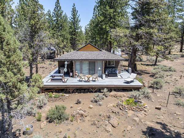 4.65 Acres of Land with Home for Sale in Sisters, Oregon