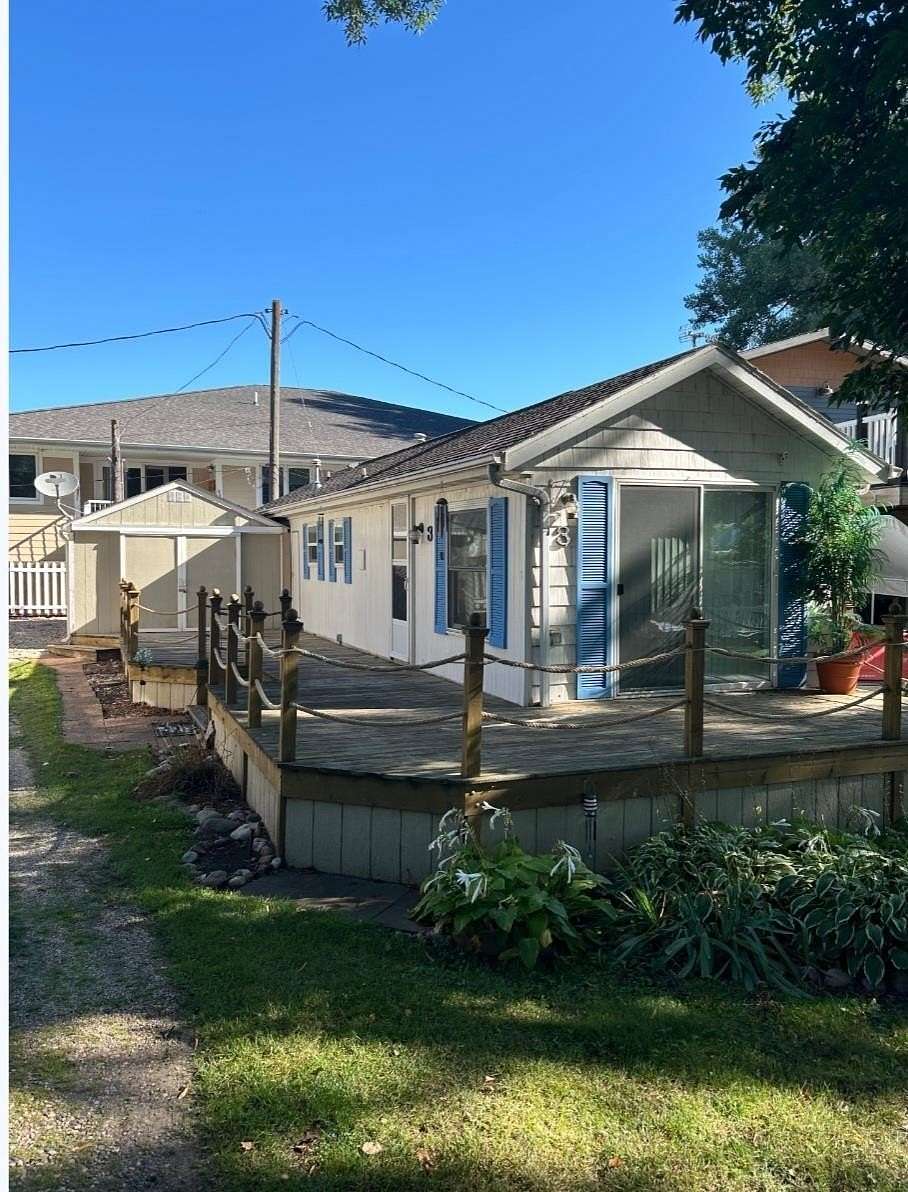 2.82 Acres of Land with Home for Sale in Arnolds Park, Iowa