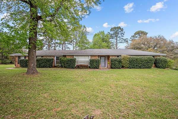 20 Acres of Agricultural Land with Home for Sale in Nacogdoches, Texas