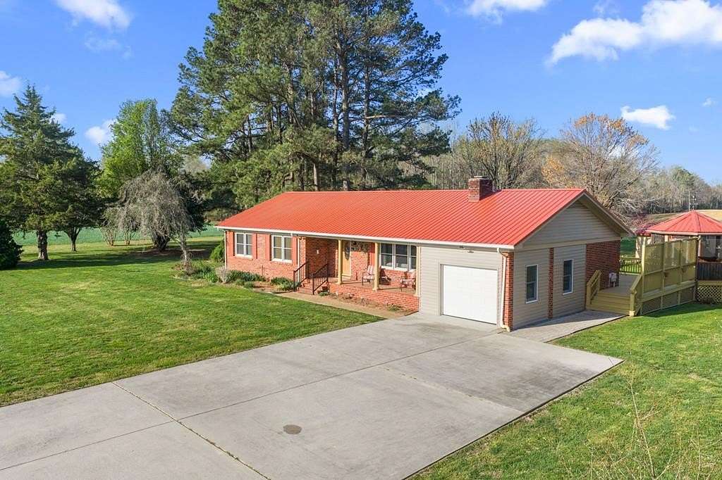 1.62 Acres of Land with Home for Sale in Lancaster, Virginia