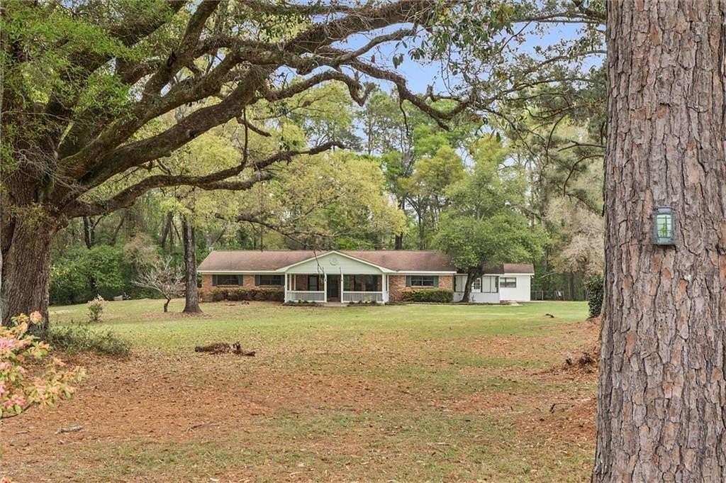 2.7 Acres of Land with Home for Sale in Mobile, Alabama