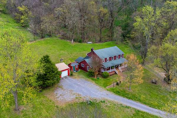 31 Acres of Land with Home for Sale in Bell Buckle, Tennessee