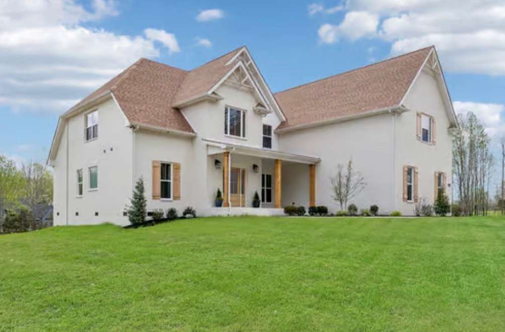 5 Acres of Land with Home for Sale in Clarksville, Tennessee