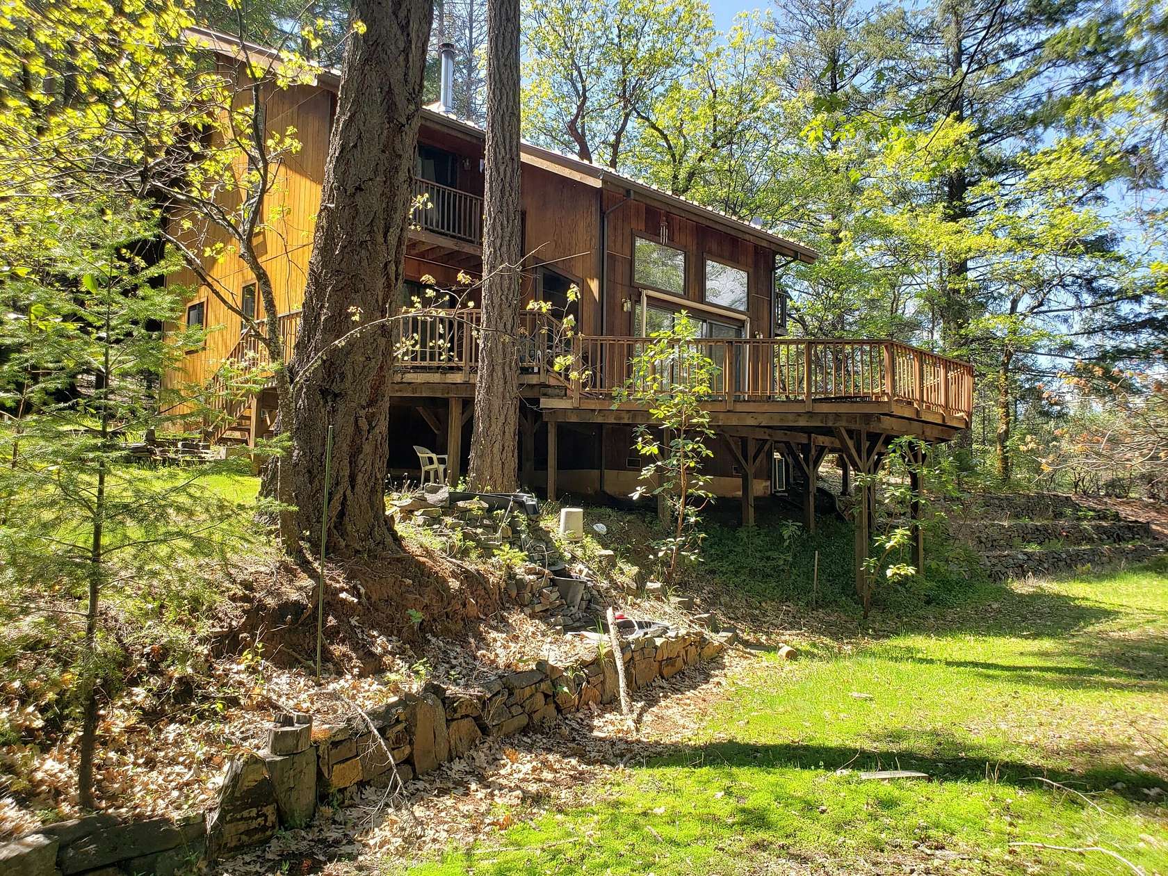 6.3 Acres of Land with Home for Sale in Junction City, California