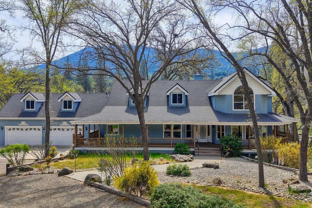 2.88 Acres of Land with Home for Sale in Oakhurst, California