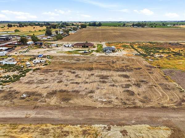 2.5 Acres of Residential Land for Sale in Lemoore, California