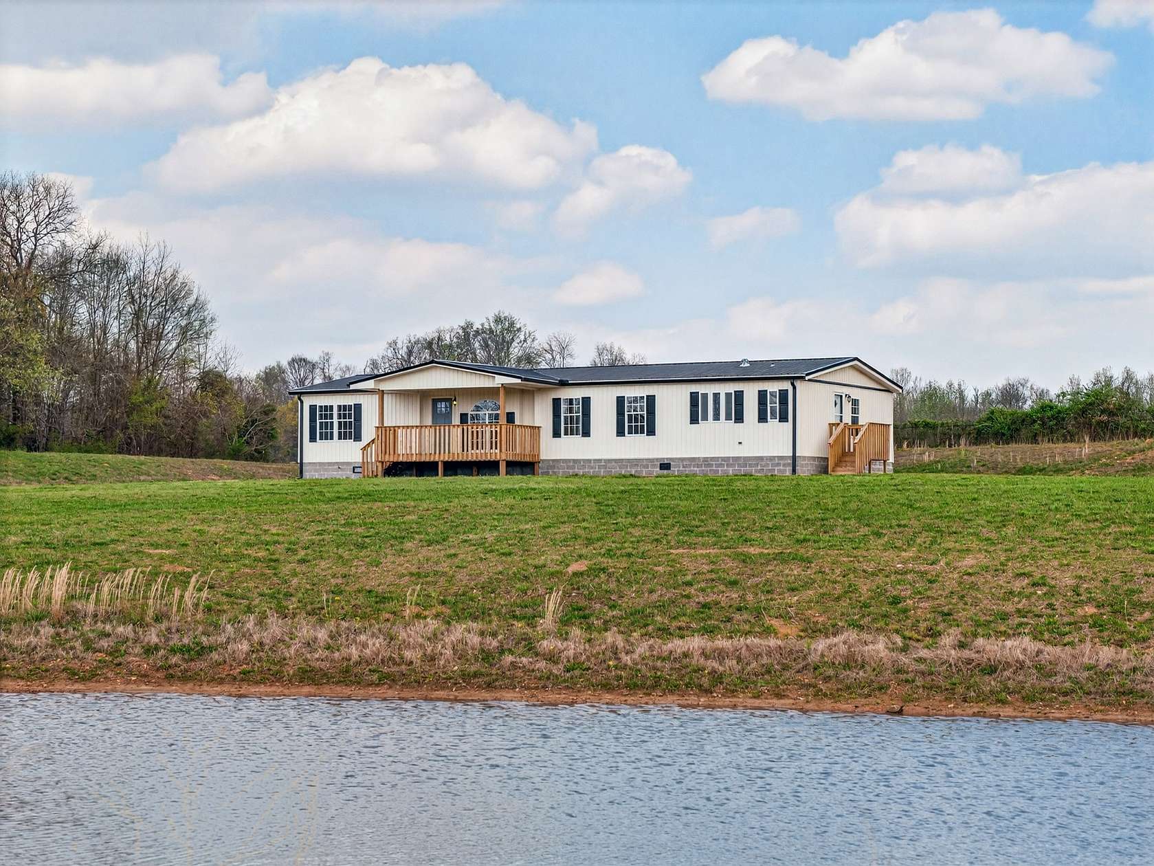 12.6 Acres of Land with Home for Sale in Fayetteville, Tennessee