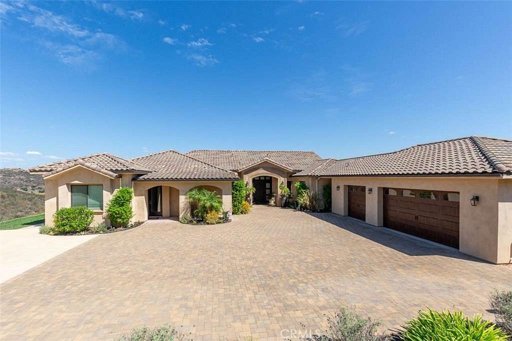 6.25 Acres of Land with Home for Sale in Vista, California