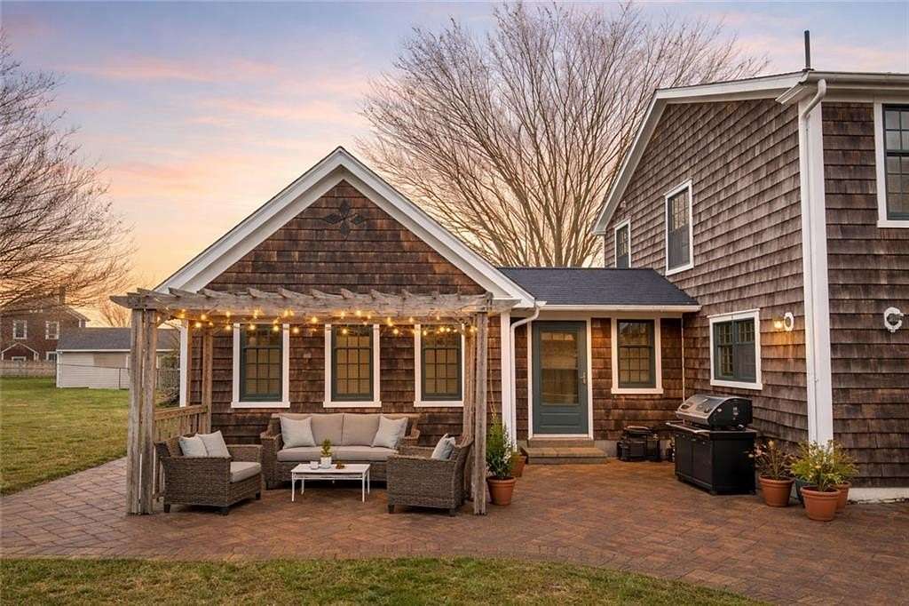 2 Acres of Land with Home for Lease in Portsmouth, Rhode Island