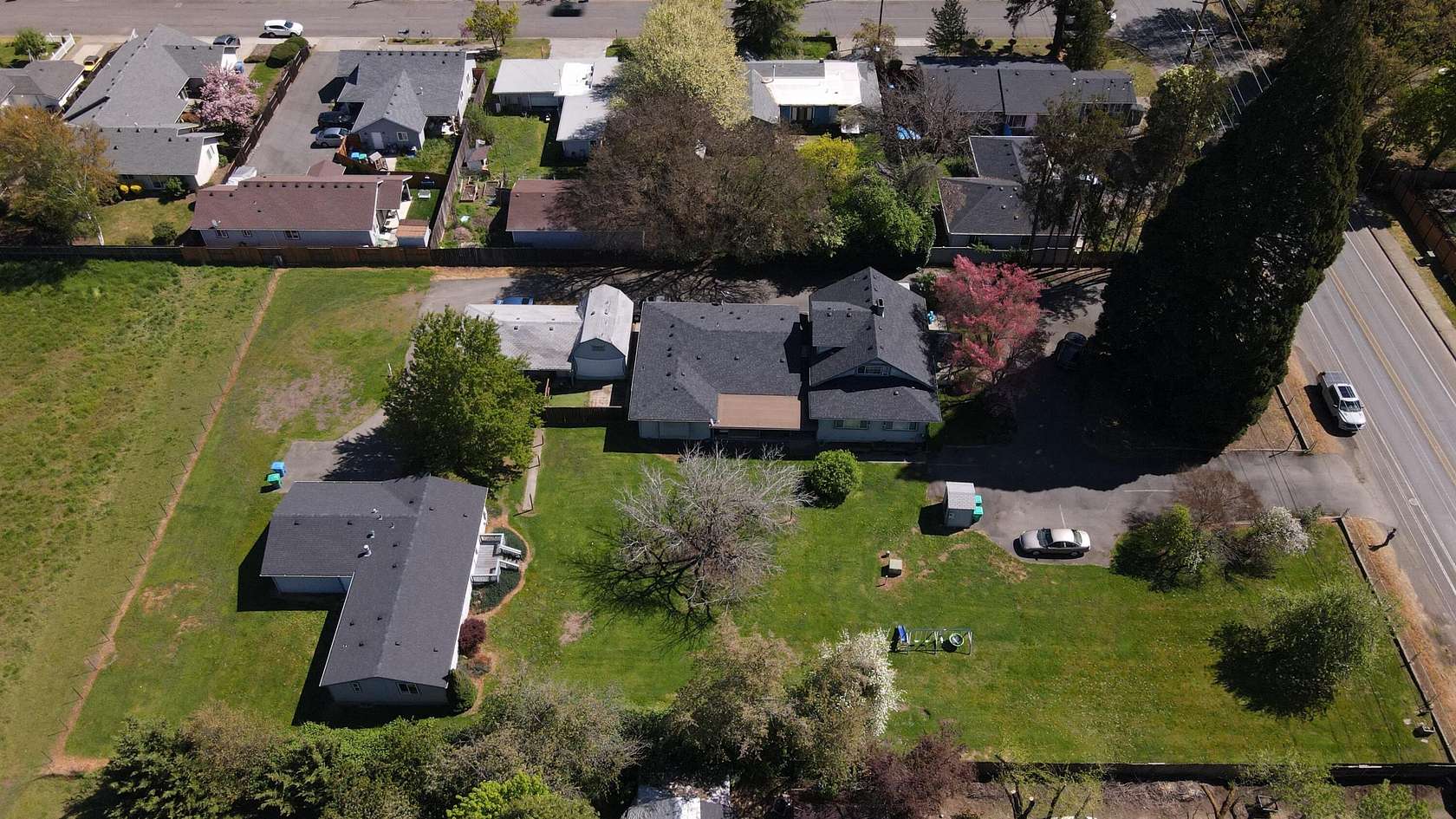 2.32 Acres of Residential Land for Sale in Grants Pass, Oregon