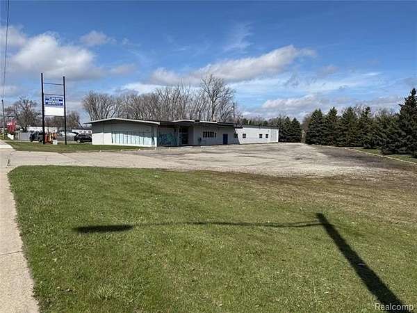 1.89 Acres of Improved Commercial Land for Sale in Waterford, Michigan