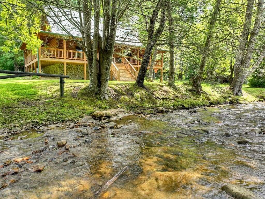 8 Acres of Land with Home for Sale in Ellijay, Georgia