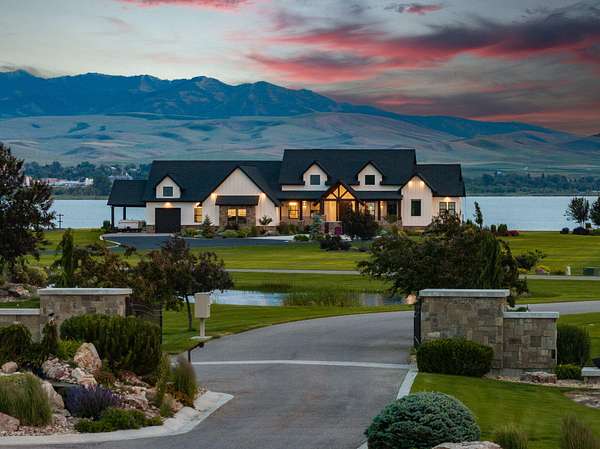 2.5 Acres of Land with Home for Sale in American Falls, Idaho