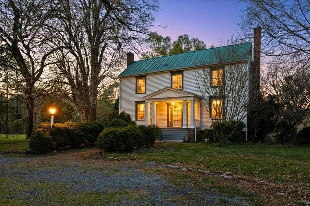 12 Acres of Land with Home for Sale in Buffalo Junction, Virginia