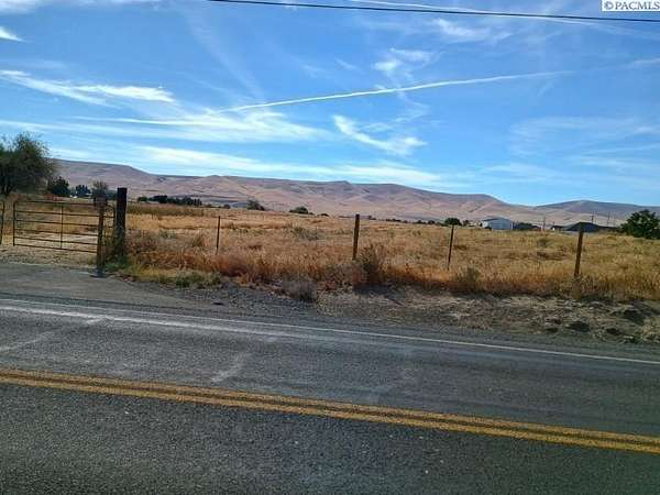 5 Acres of Land for Sale in Prosser, Washington