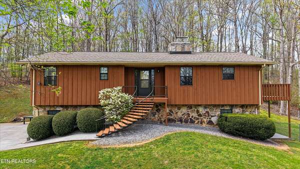 2.66 Acres of Land with Home for Sale in Powell, Tennessee