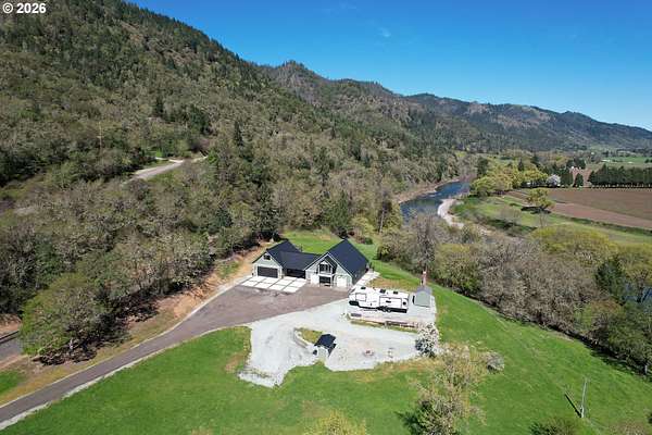 5.16 Acres of Land with Home for Sale in Riddle, Oregon