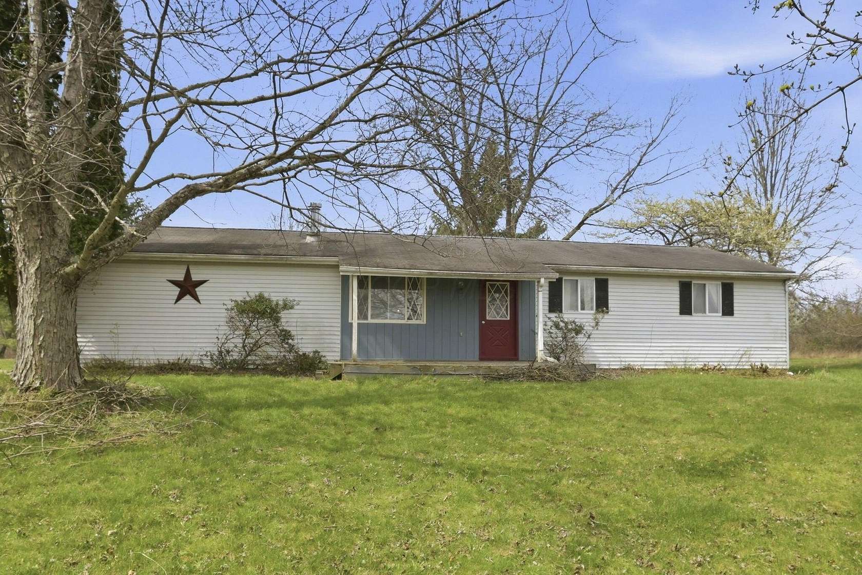 5.3 Acres of Land with Home for Sale in Utica, Ohio