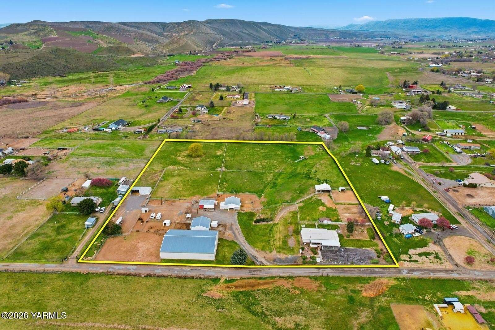9.79 Acres of Land with Home for Sale in Selah, Washington