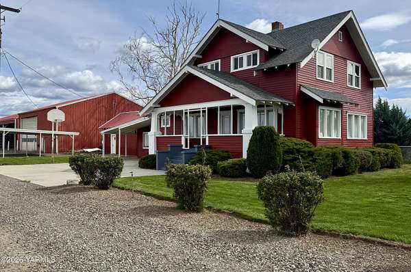 3 Acres of Land with Home for Sale in Toppenish, Washington