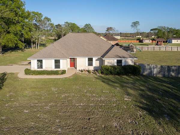 1.54 Acres of Land with Home for Sale in Lufkin, Texas