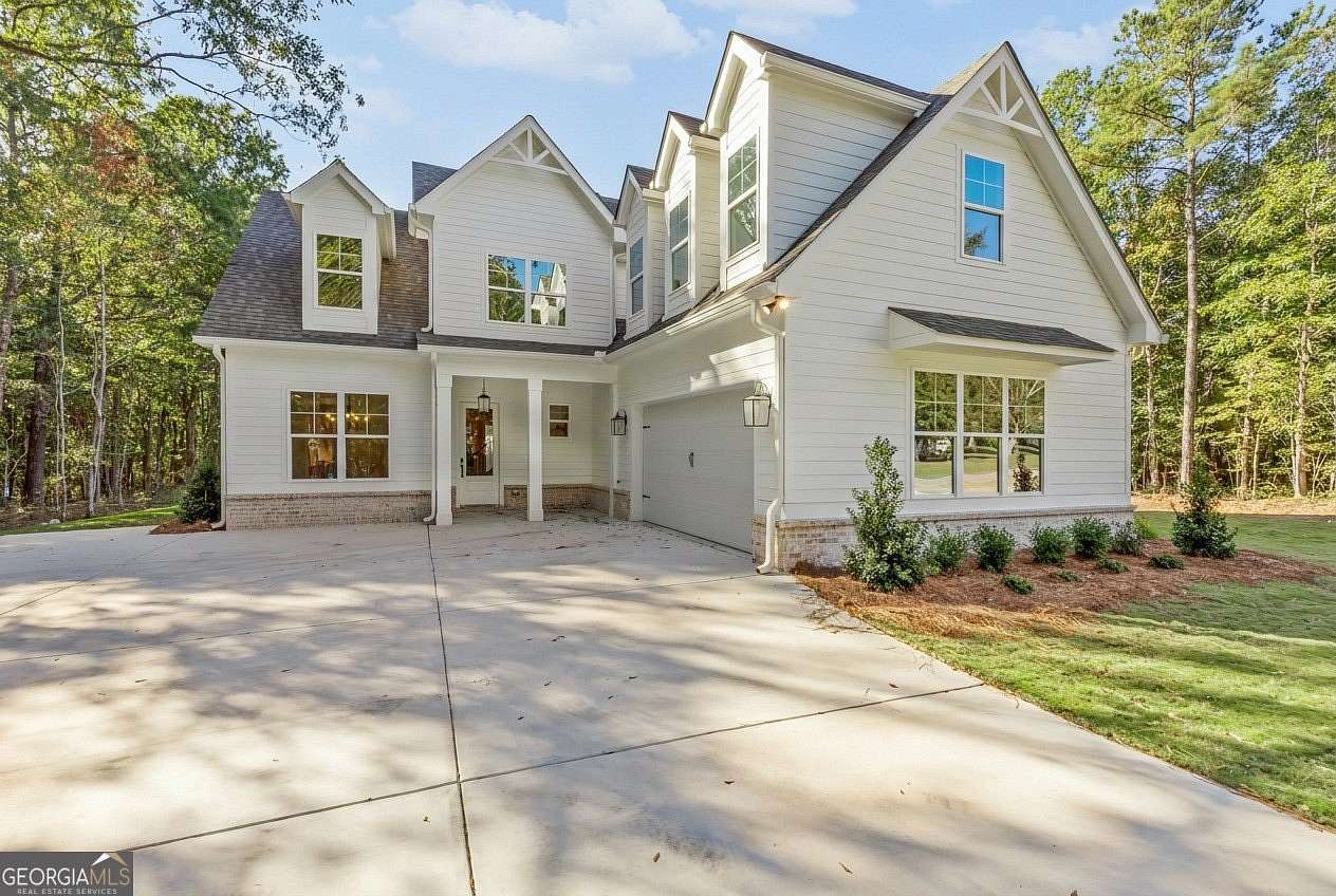 3.27 Acres of Land with Home for Sale in Fayetteville, Georgia