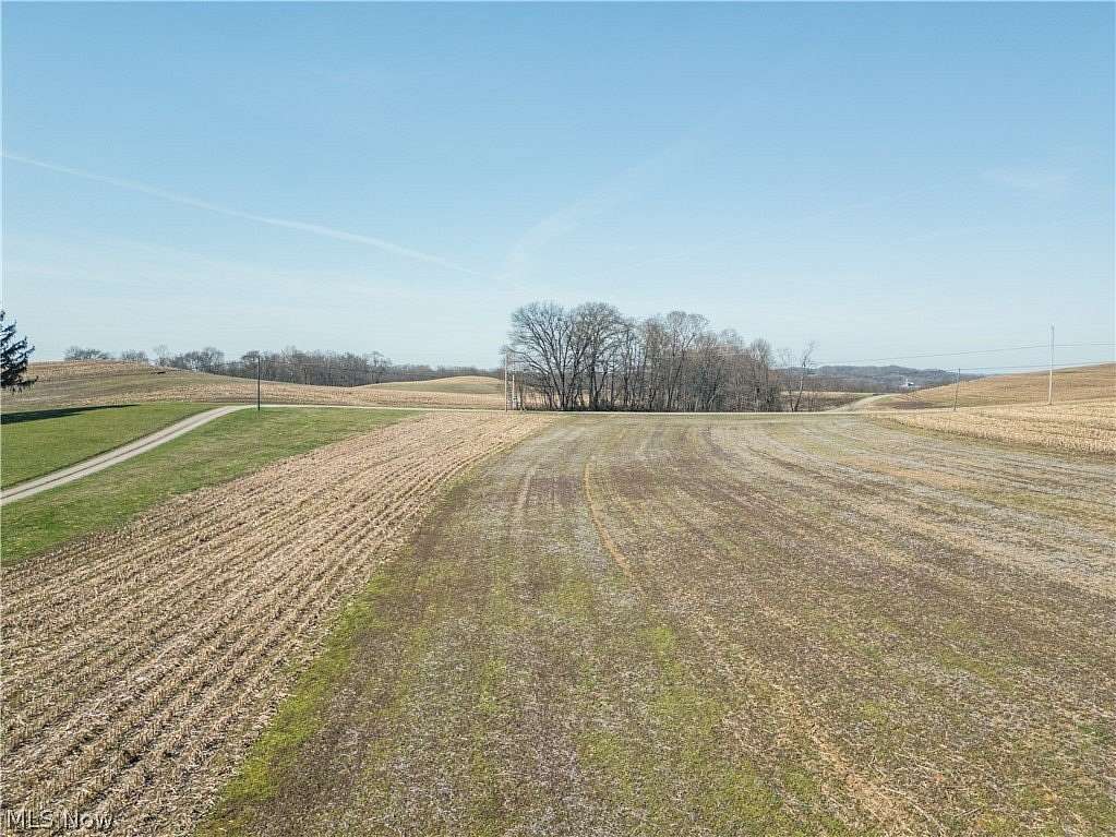 10.5 Acres of Land for Auction in Fresno, Ohio
