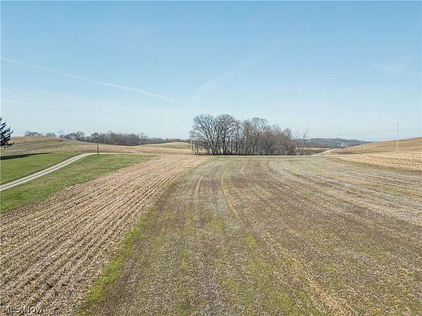 10.5 Acres of Land for Auction in Fresno, Ohio