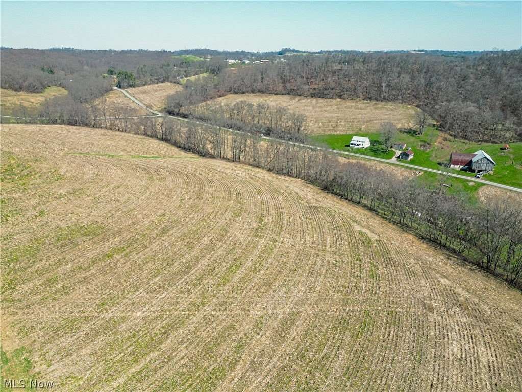 18.5 Acres of Land for Auction in Fresno, Ohio