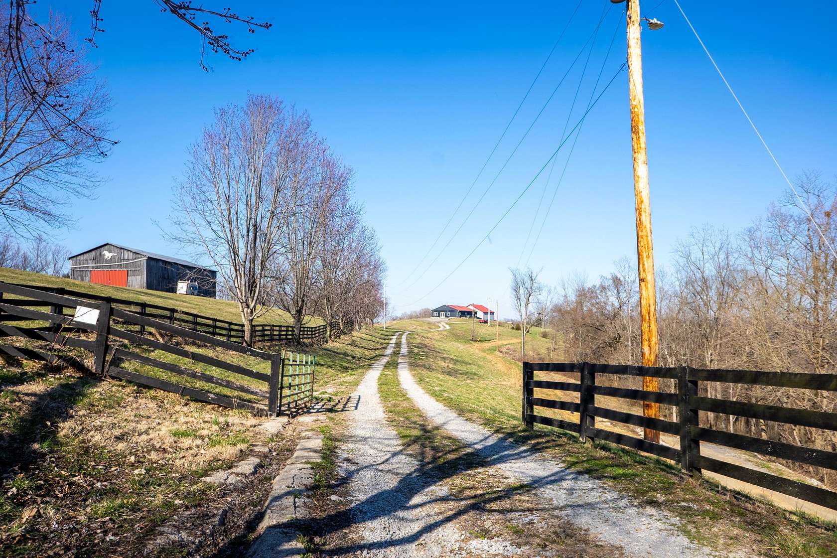 19.2 Acres of Land with Home for Sale in Richmond, Kentucky