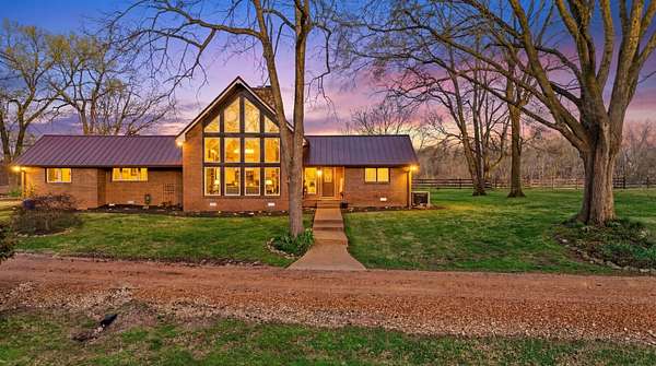 11 Acres of Land with Home for Sale in Ashland City, Tennessee