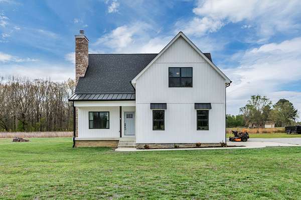 5 Acres of Land with Home for Sale in Tullahoma, Tennessee